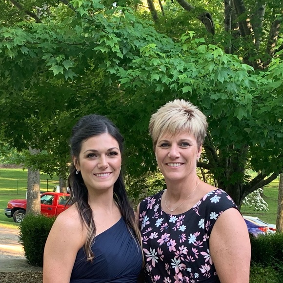 Meet your Posher, Brooke - Picture 1 of 1